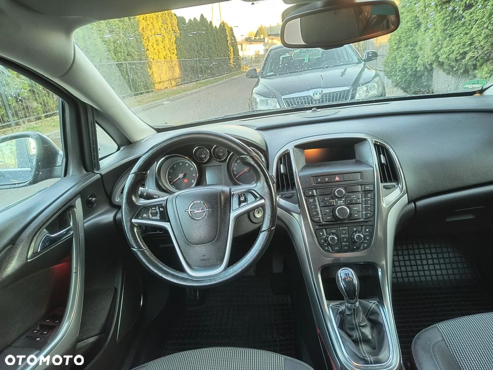 Opel Astra 1.4 Turbo Cosmo - 4