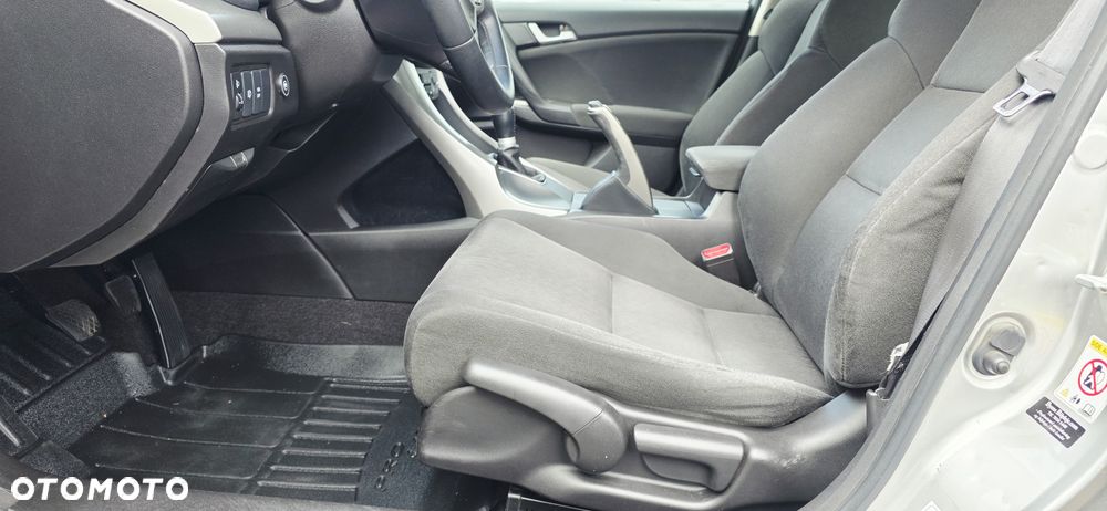 Honda Accord 2.0 Lifestyle - 35