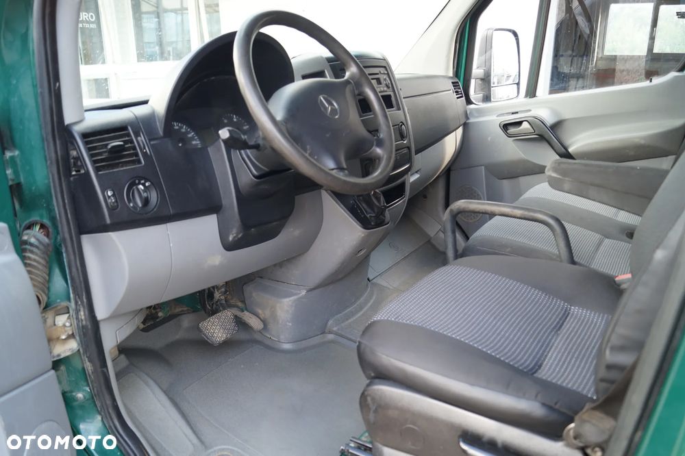 Mercedes-Benz Sprinter - 28