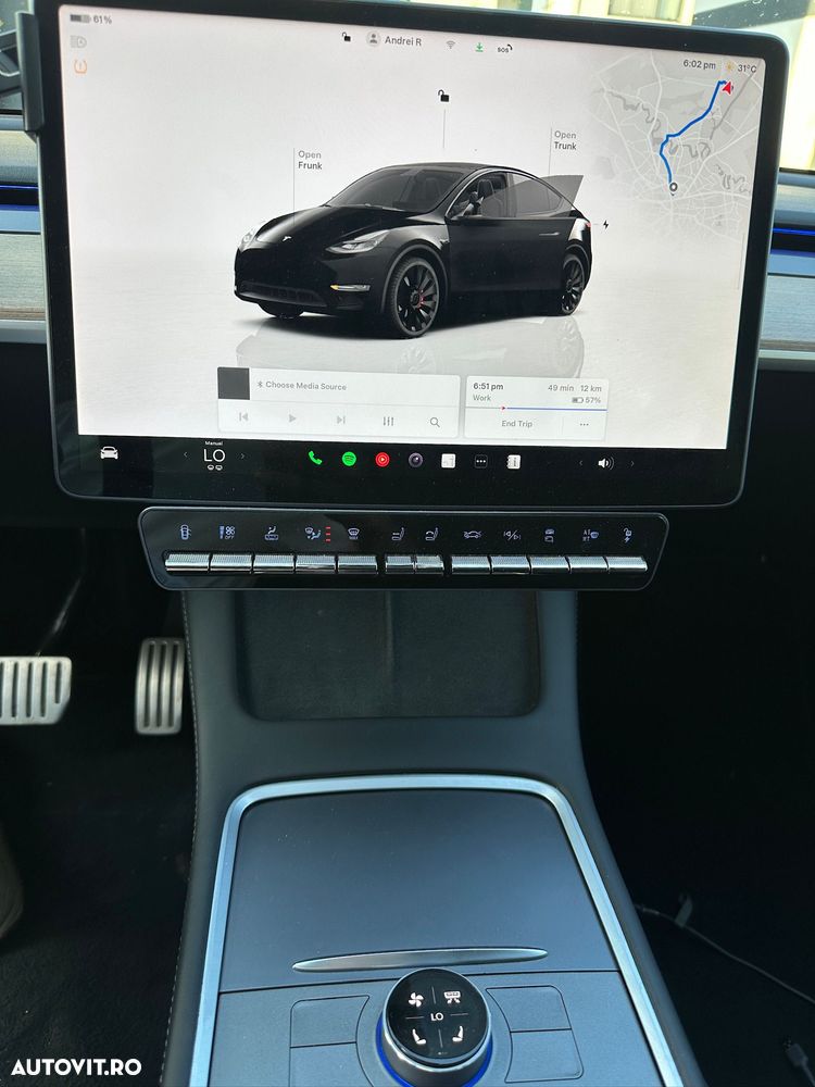 Tesla Model Y - 7
