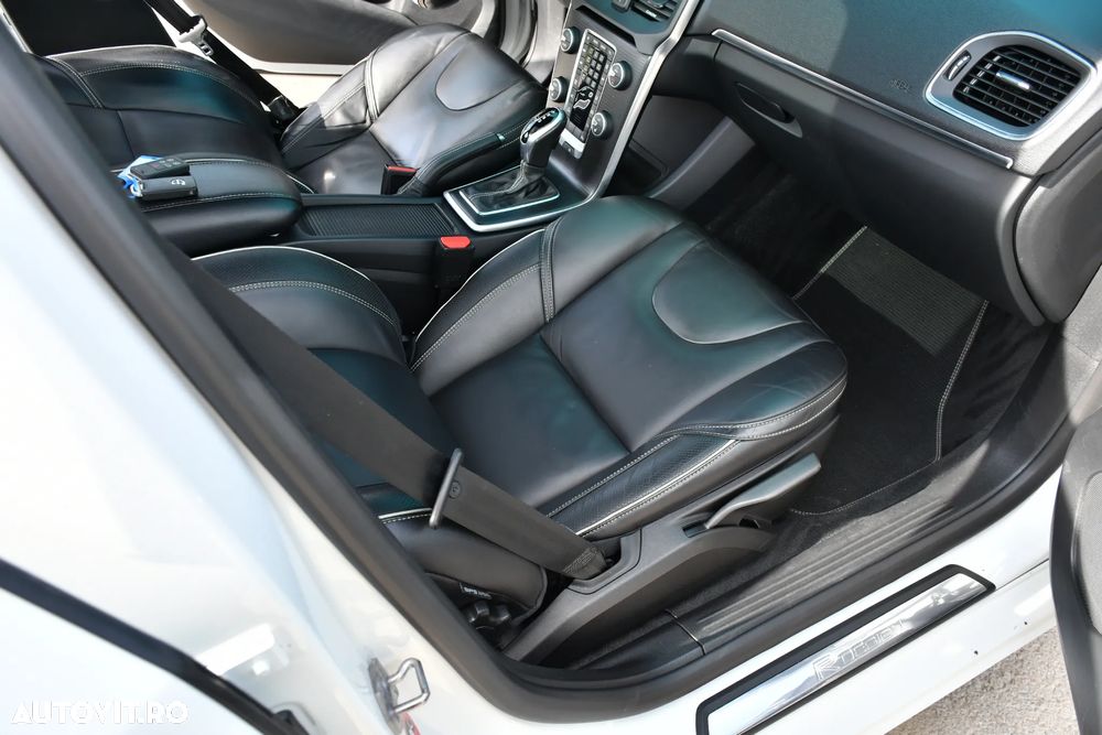 Volvo V40 D3 Geartronic RDesign - 19