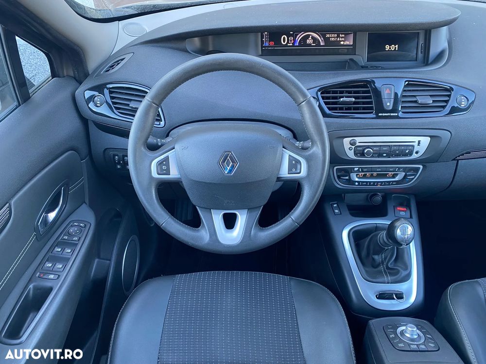 Renault Grand Scenic - 13