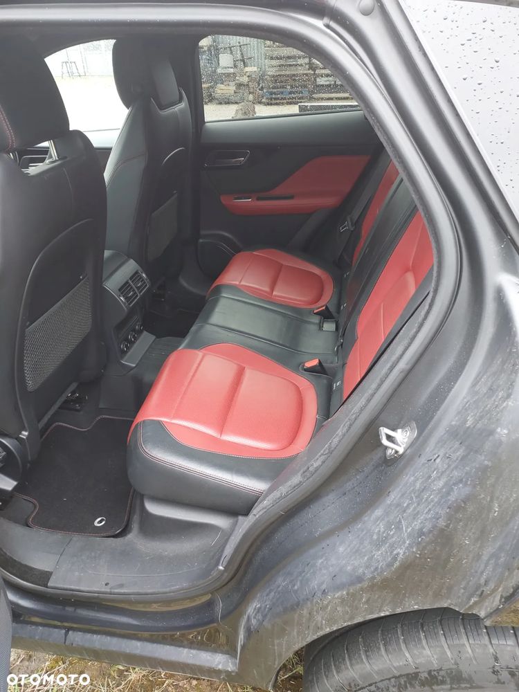 Jaguar F-Pace 20d AWD R-Sport - 13