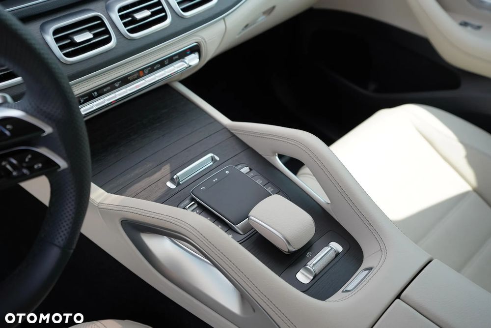 Mercedes-Benz GLS - 20