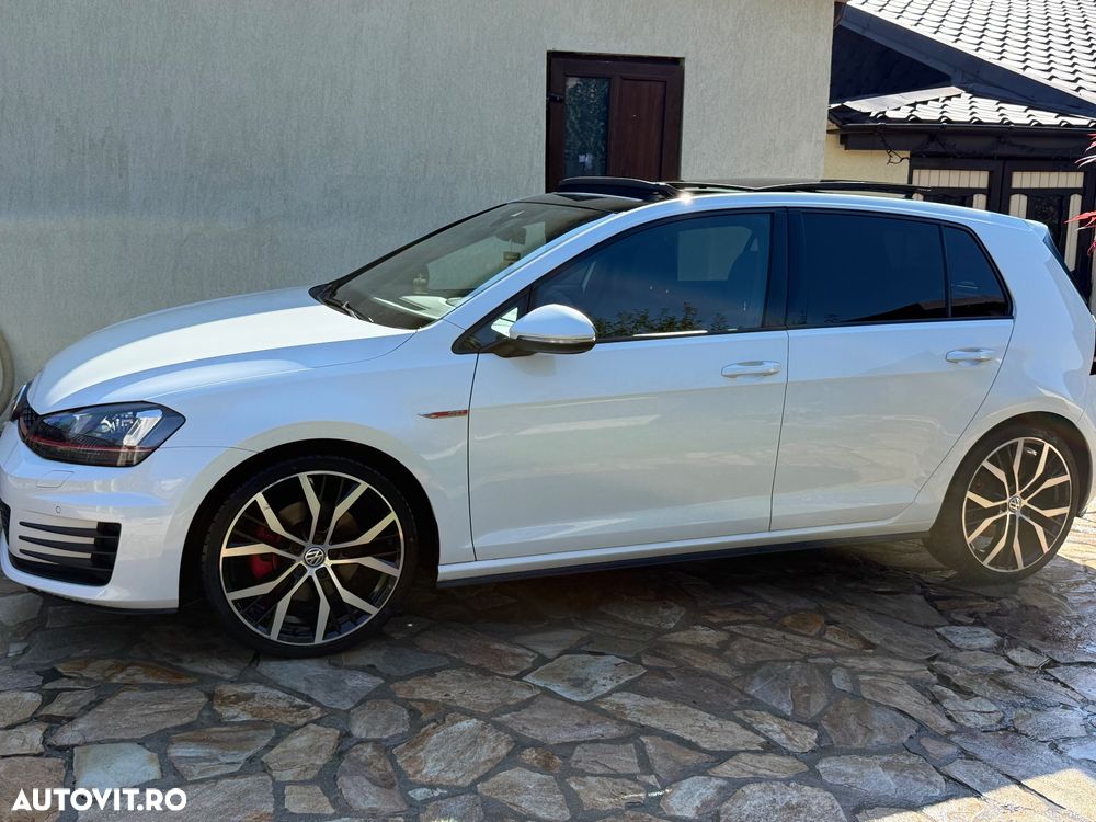 Volkswagen Golf - 6