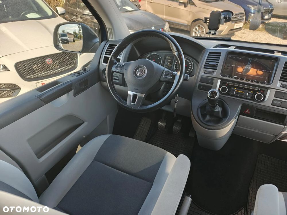 Volkswagen Caravelle - 14