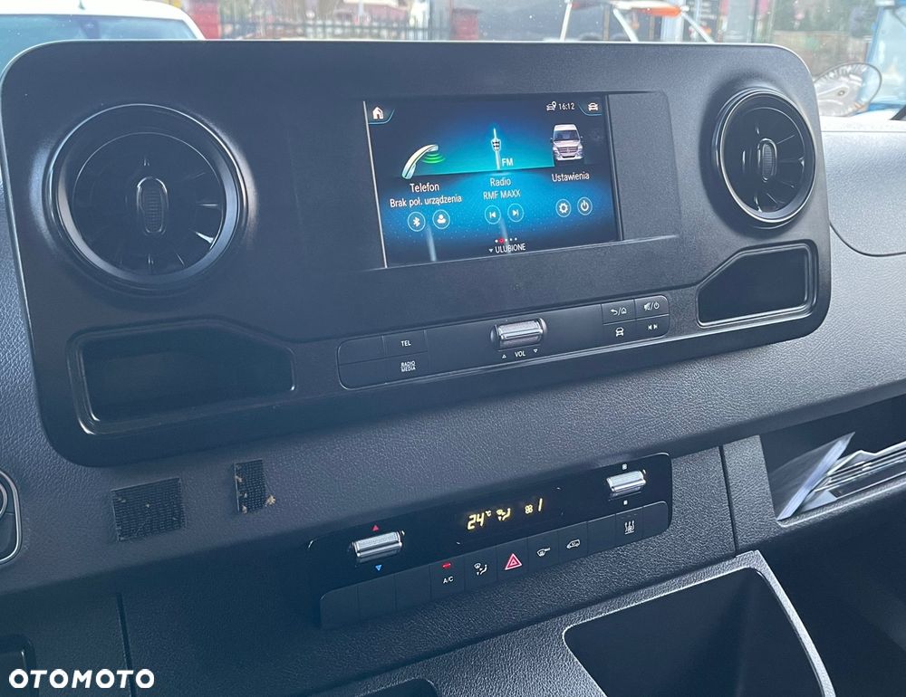 Mercedes-Benz Sprinter - 20