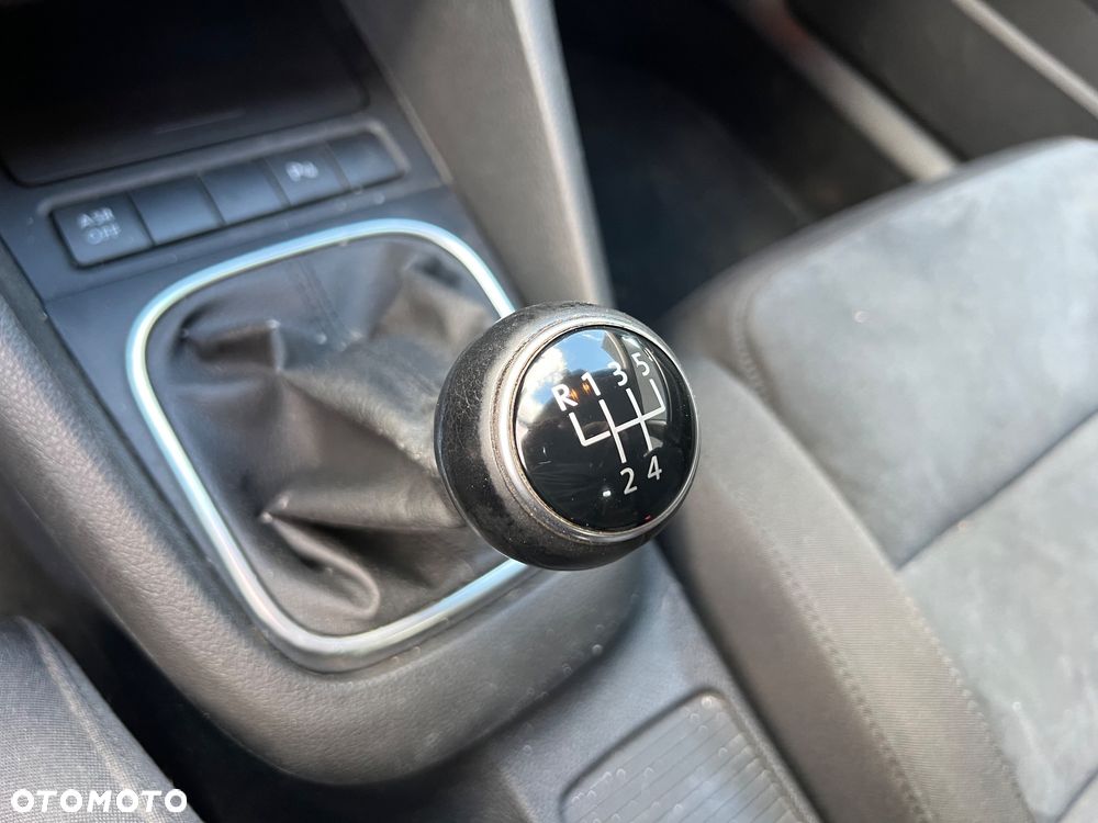 Volkswagen Golf 1.6 TDI DPF Highline - 19