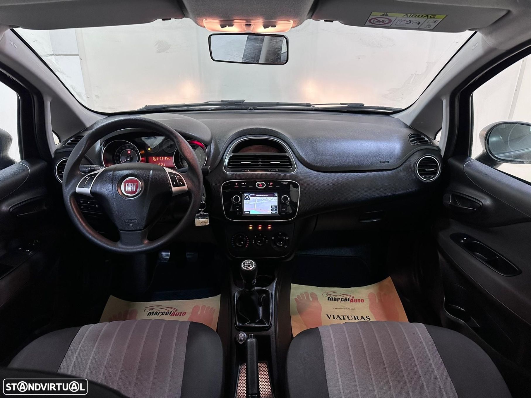 Fiat Punto 1.2 Lounge S&S - 19