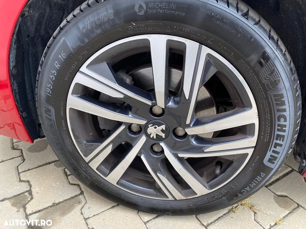 Peugeot 208 1.2 L PureTech STT Allure Pack - 18