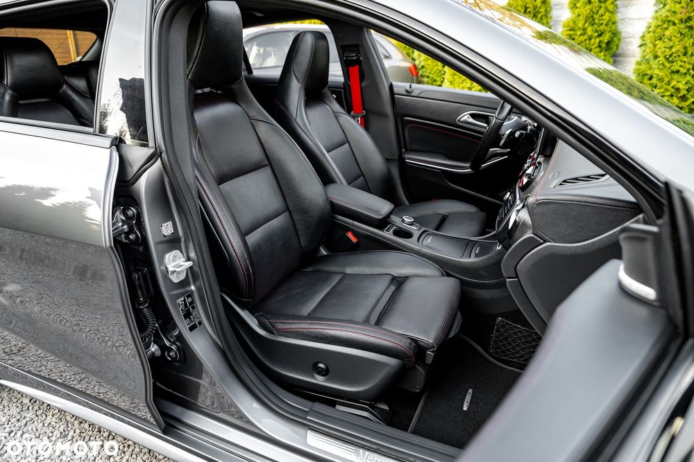 Mercedes-Benz CLA 250 4Matic 7G-DCT Sport - 25