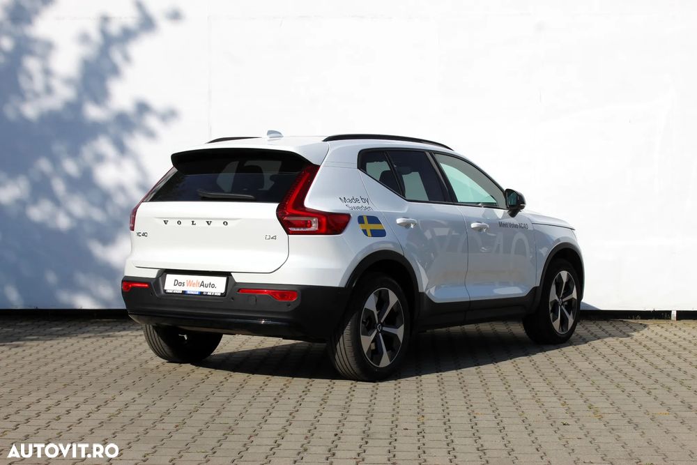 Volvo XC 40 B4 AT FWD MHEV Ultimate Dark - 3