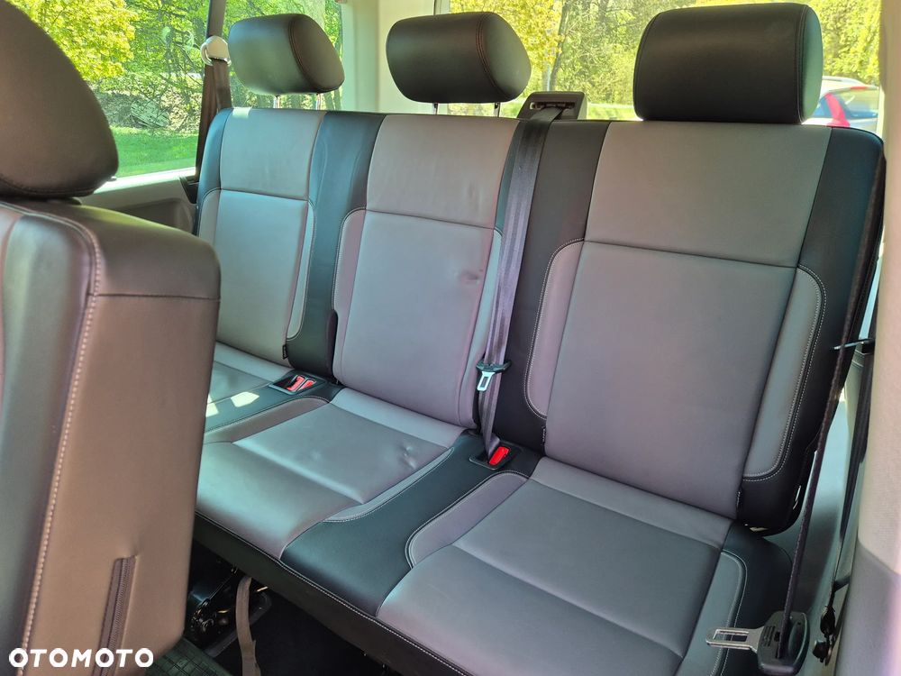 Volkswagen Caravelle - 7