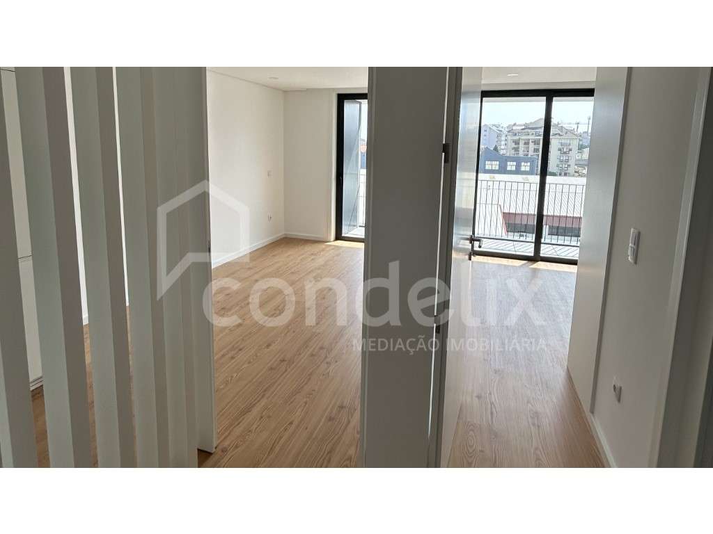 Apartamento T1 para arredamento em Paranhos - Grande imagem: 2/10