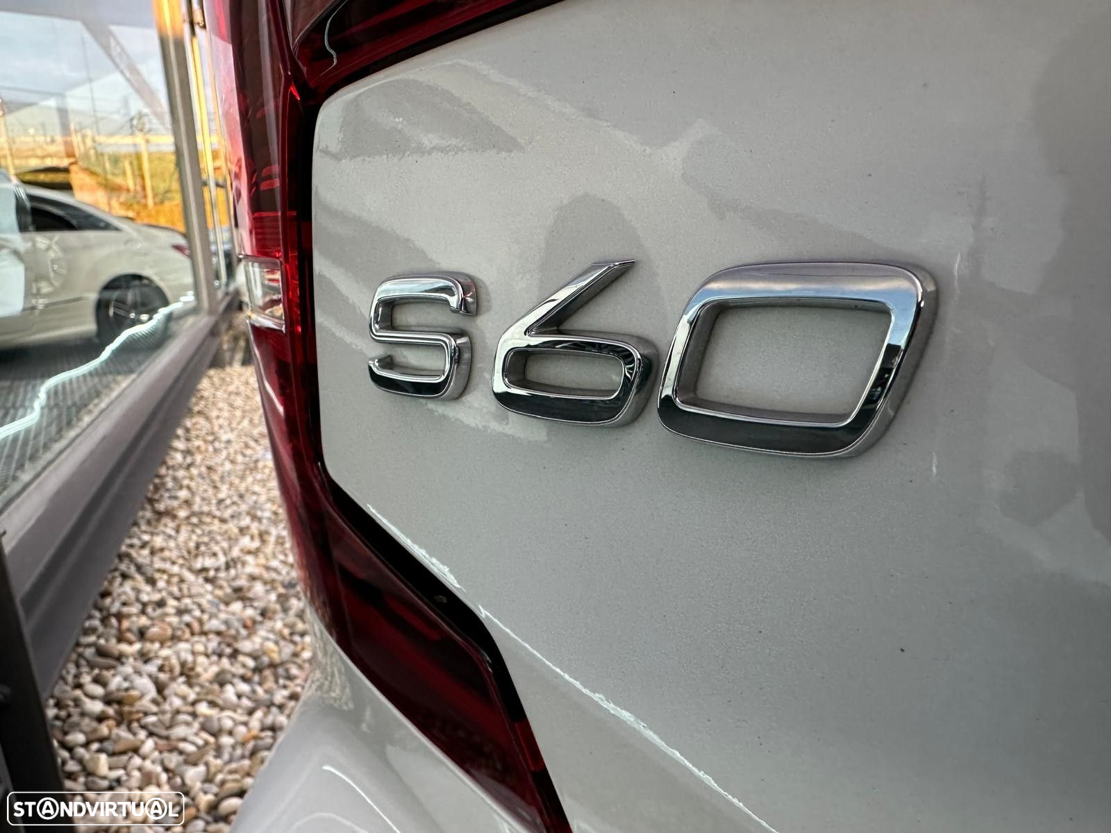 Volvo S60 2.0 T8 PHEV R-Design AWD - 15