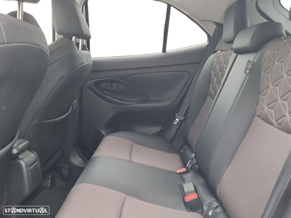 Toyota Yaris Cross 1.5 HDF Luxury - 12