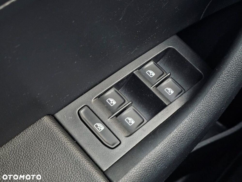 Skoda RAPID 1.6 TDI DPF Ambition - 13