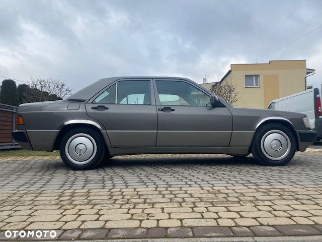 Mercedes-Benz W201 (190) - 32