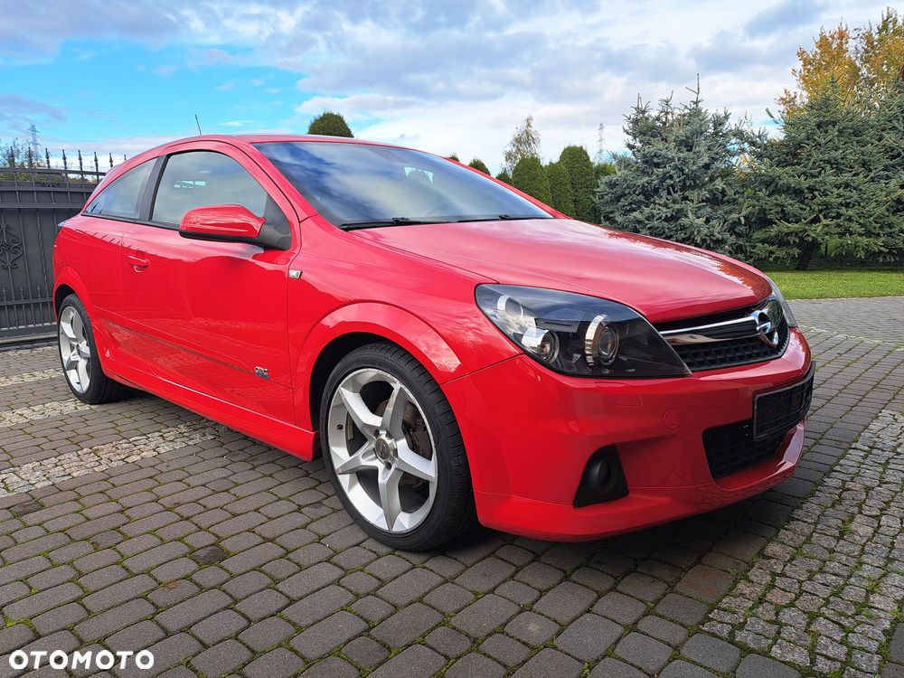 Opel Astra GTC 1.6 Sport - 1