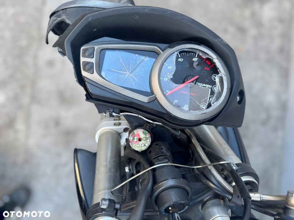 Triumph Street Triple - 14