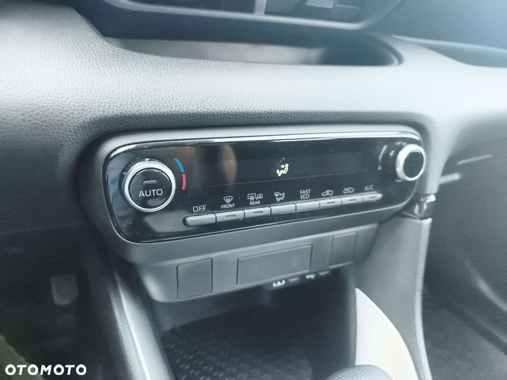 Toyota Yaris - 25
