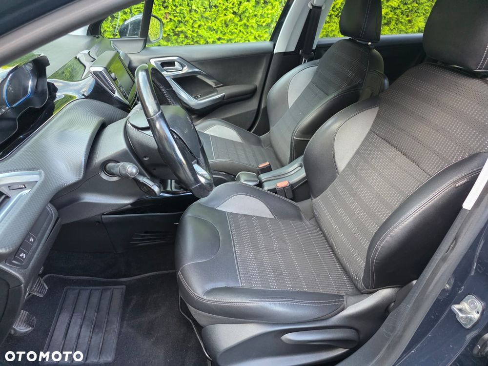 Peugeot 2008 1.2 Pure Tech Allure S&S - 10