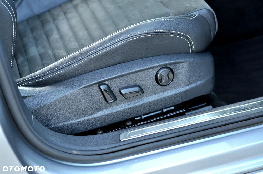Volkswagen Passat 2.0 TDI EVO Elegance DSG - 17