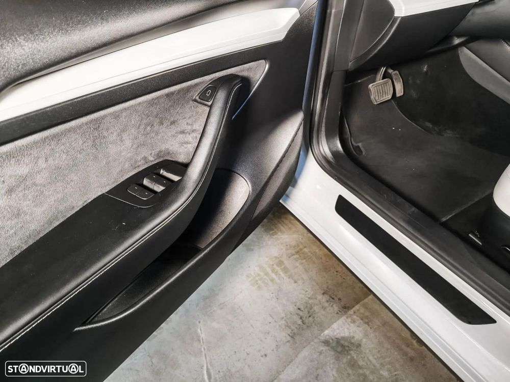 Tesla Model 3 Long Range Tração Integral - 29