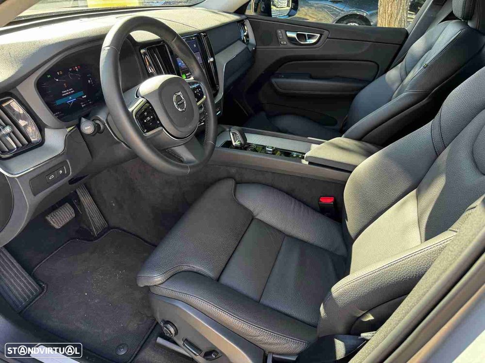 Volvo XC 60 2.0 T6 PHEV Plus Dark AWD - 8