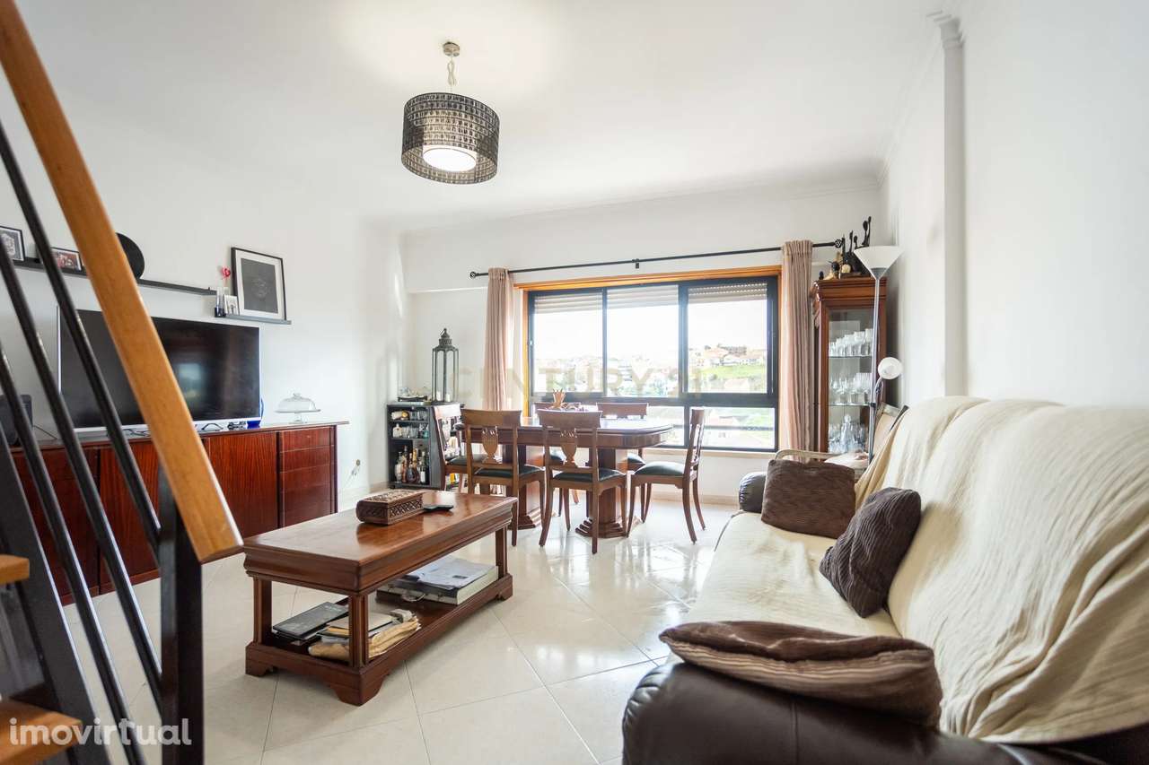 Apartamento T3+1 duplex em Casal de Cambra - Grande imagem: 2/44