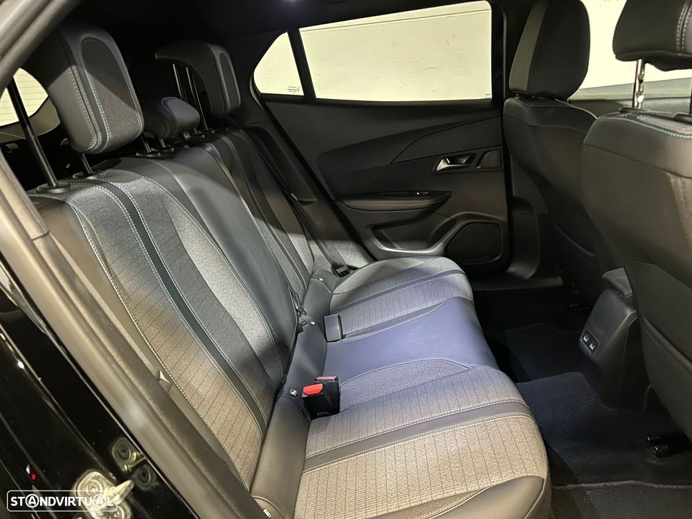 Peugeot 2008 1.2 PureTech Allure Pack - 16