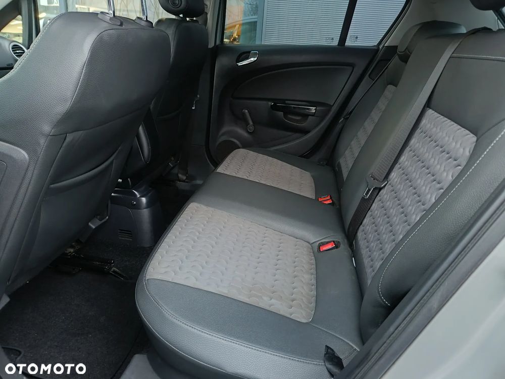 Opel Corsa 1.4 16V Cosmo - 13