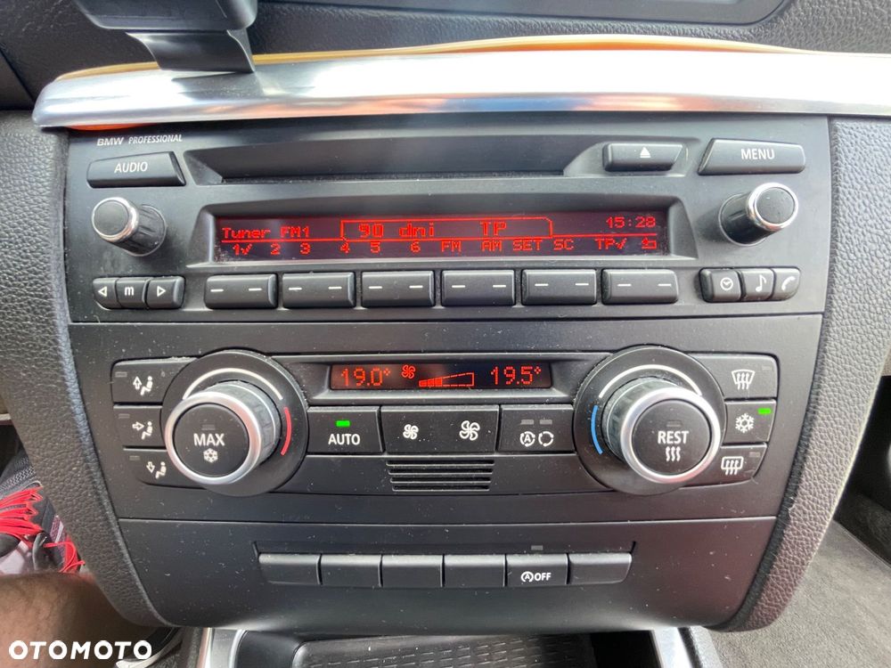 BMW Seria 1 118d - 29