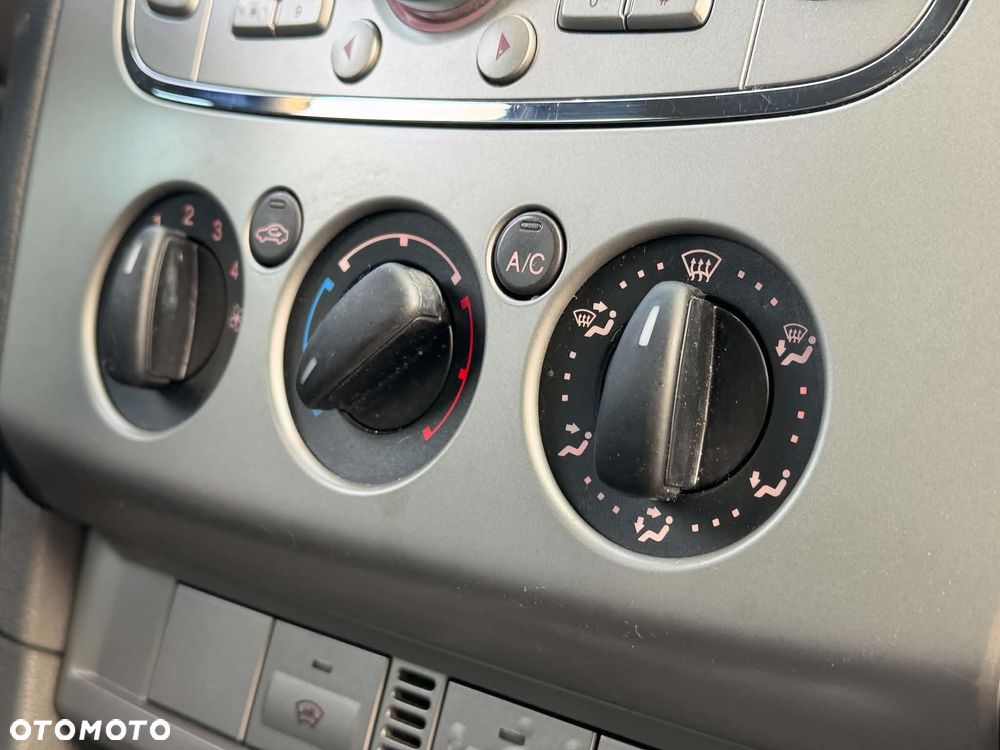Ford Focus 1.6 Ambiente - 15