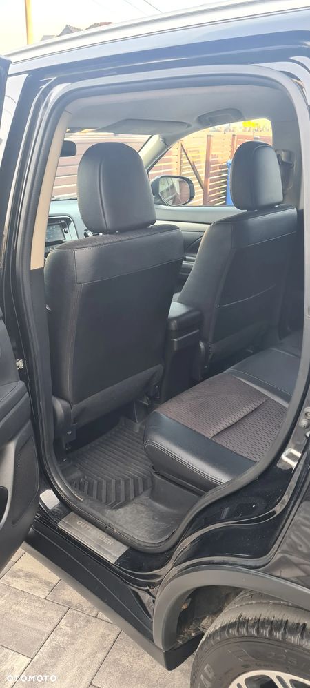 Mitsubishi Outlander - 7