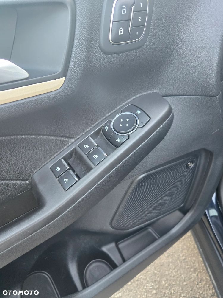 Ford Kuga 2.5 Duratec FHEV 4x4 TITANIUM - 20