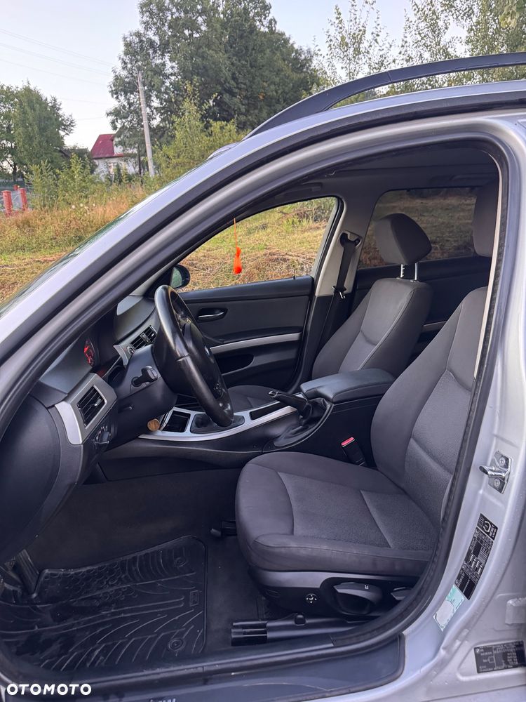 BMW Seria 3 320i Edition Exclusive - 13