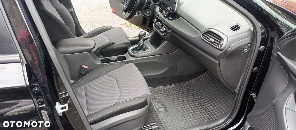 Hyundai i30 1.5 DPI Classic + - 7