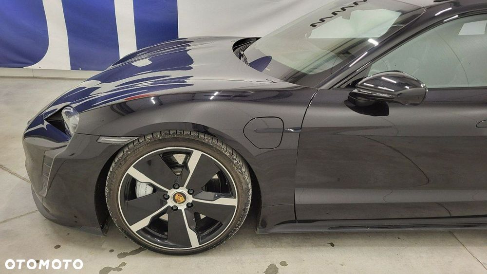 Porsche Taycan - 10