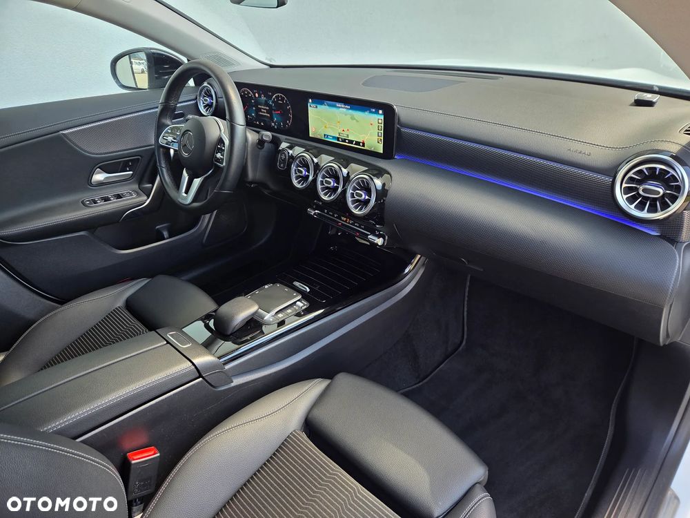 Mercedes-Benz CLA - 10