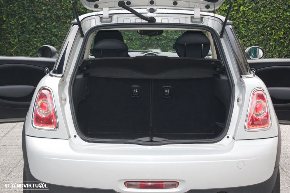 MINI 3 Portas Cooper D - 5