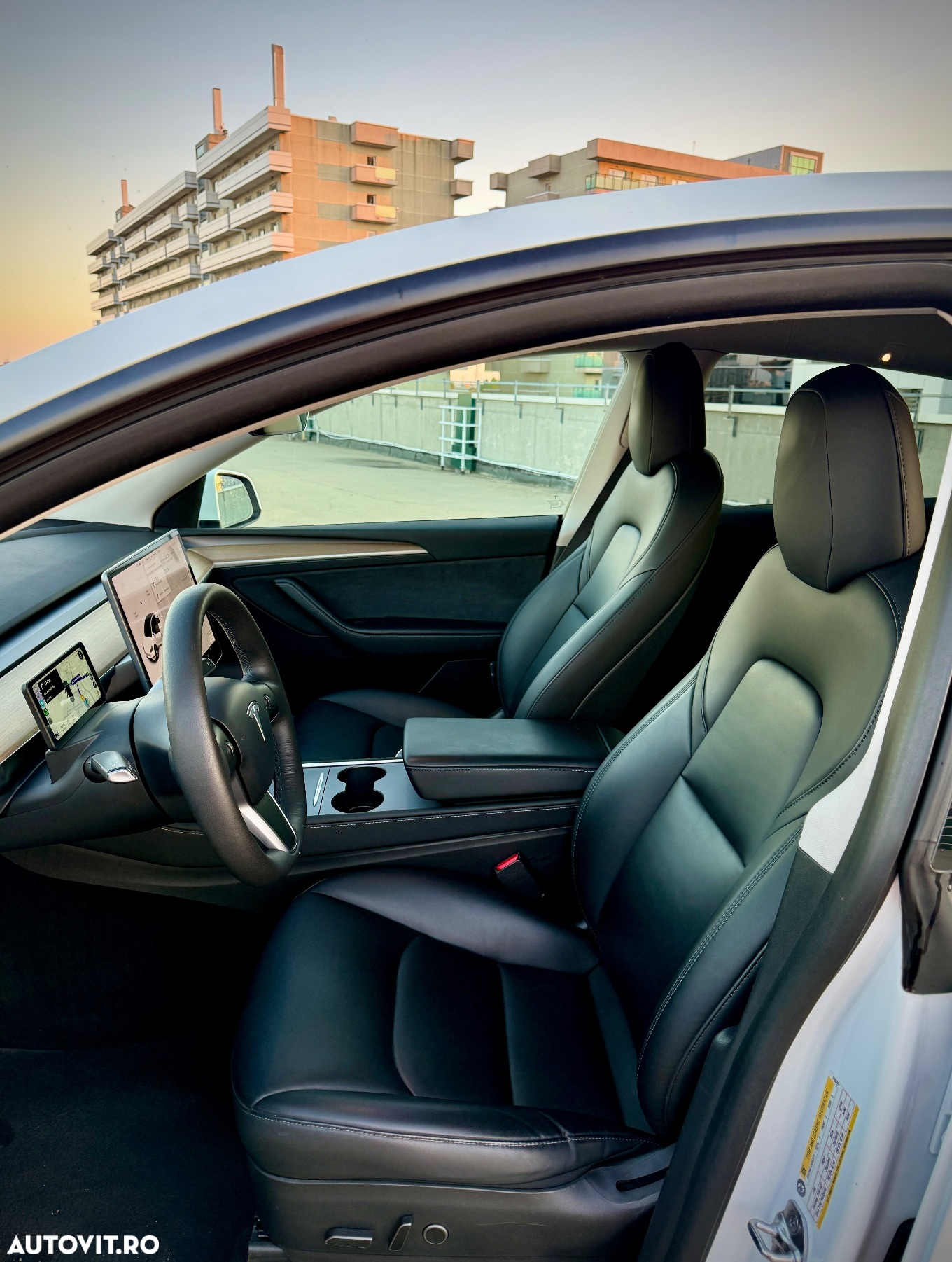 Tesla Model Y Long Range Dual Motor AWD - 18
