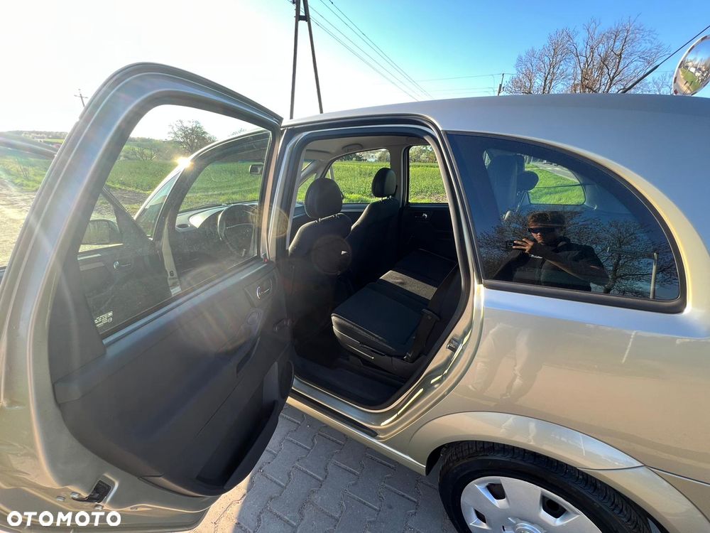 Opel Meriva 1.8 16V Cosmo Easytronic - 14