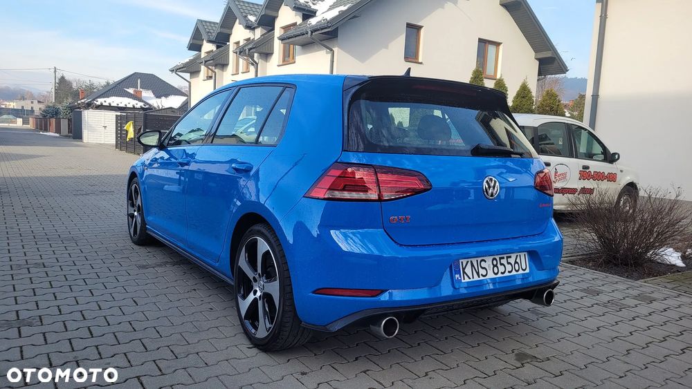 Volkswagen Golf - 11