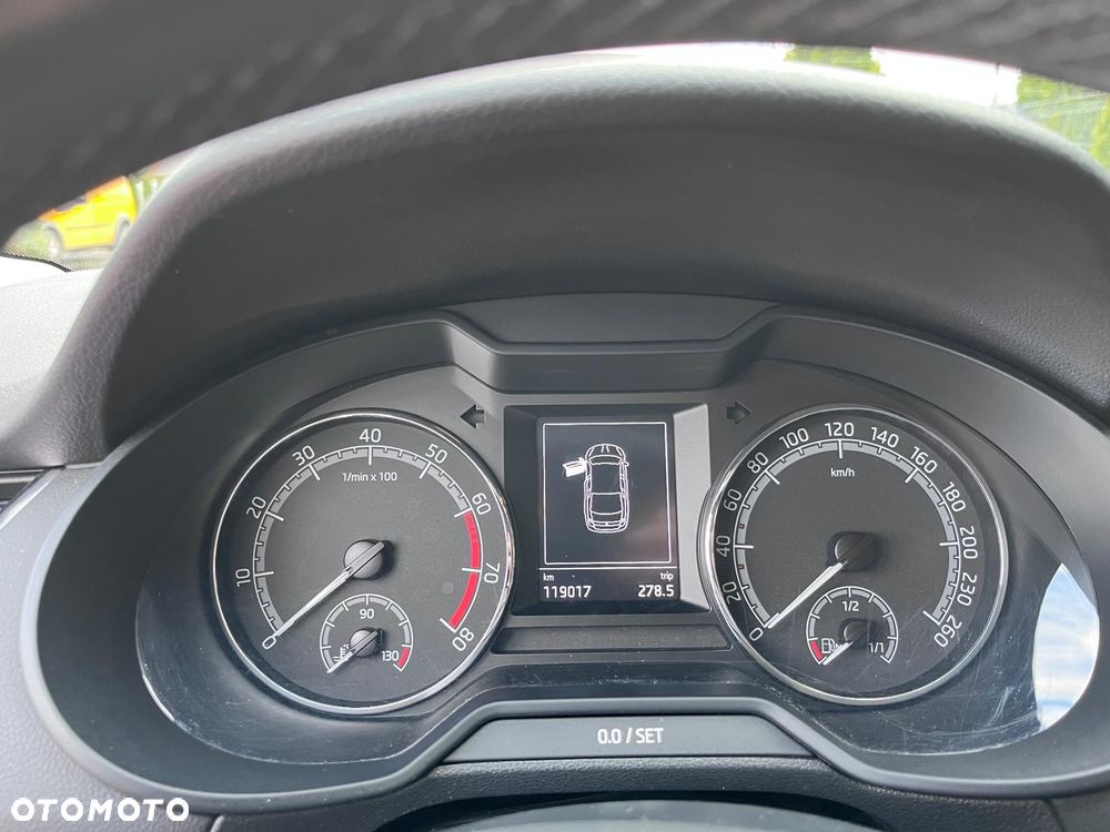 Skoda Octavia 1.4 TSI Ambition - 4
