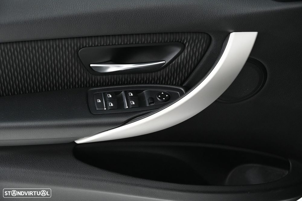BMW 318 d Touring Advantage - 19