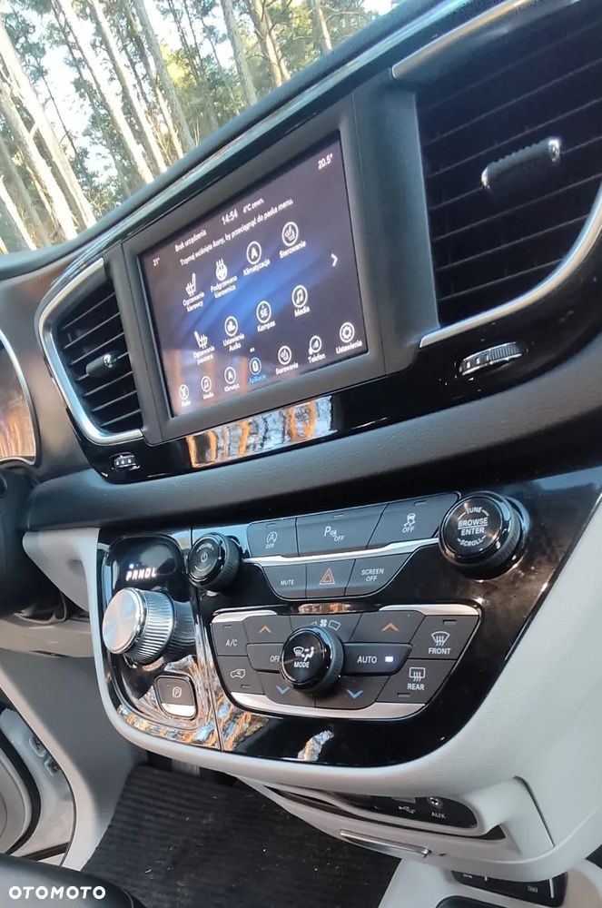 Chrysler Pacifica - 24