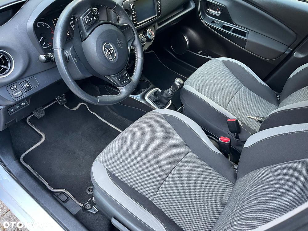 Toyota Yaris - 8