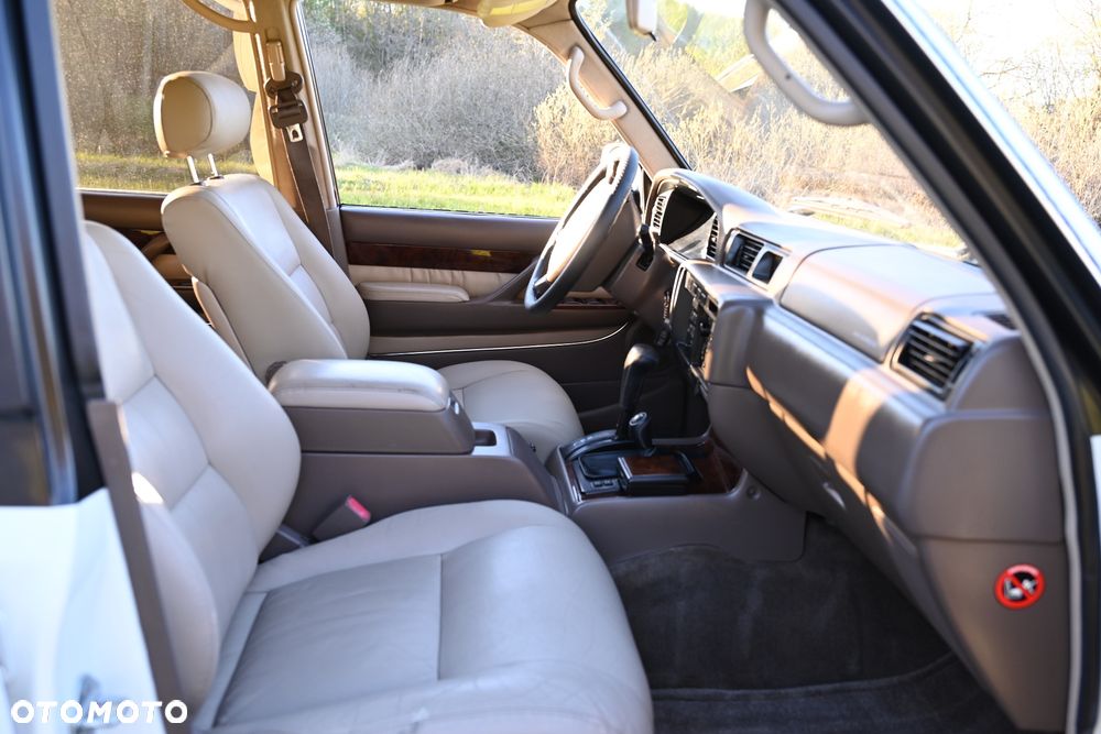 Lexus LX - 24
