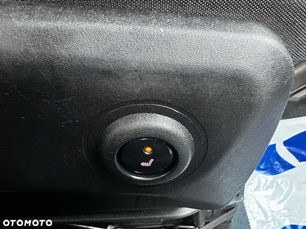 Iveco DAILY 35C17 SKRZYNIA PODWÓJNA KABINA DOKA 7 MIEJSC TEMPOMAT BLIŹNIACZE KOŁA KLIMATYZACJA  170KM - 35